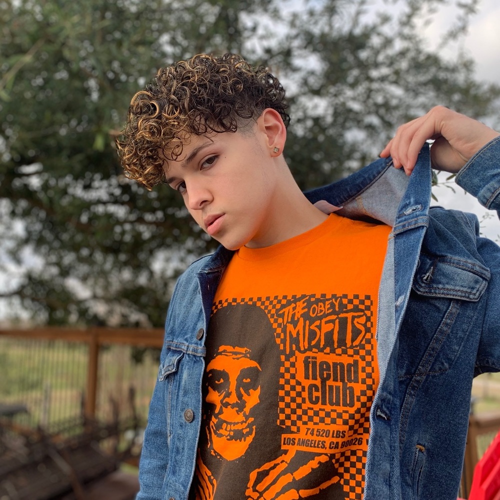 Meet your Posher, Andres